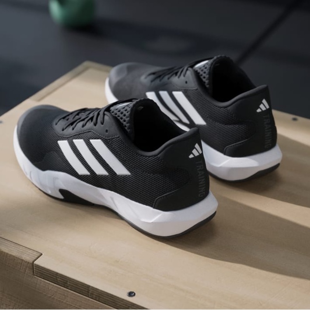 NWT! Adidas Men’s AMPLIMOVE Core Black/Cloud White/Grey Six TRAINING SHOES 9.5 - Picture 2 of 11